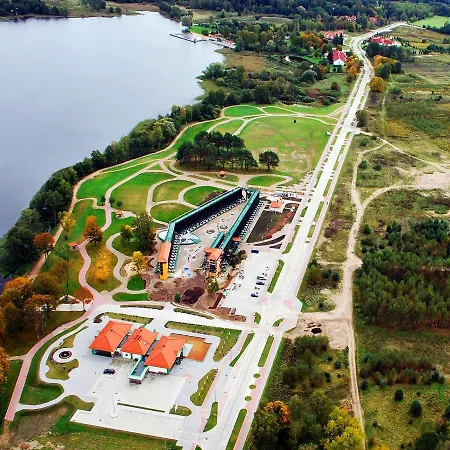 Letniskowy Nad Jeziorem Сasa de vacaciones *